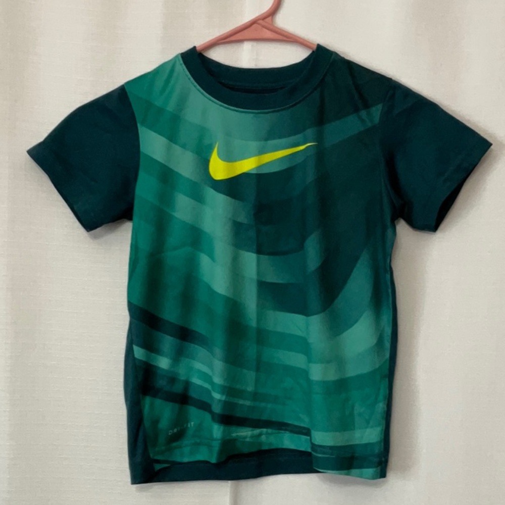 Nike Size 7 Kids Teal Tee